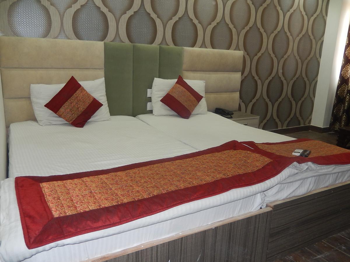 A New Delhi Hotel Orchid Garden 외부 사진